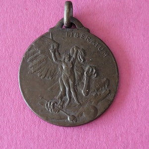 Religioso antiguo Art Nouveau francés bronce santo encanto medalla colgante de celebración Libertad de Francia 1919, Ley de París, Liberatum.