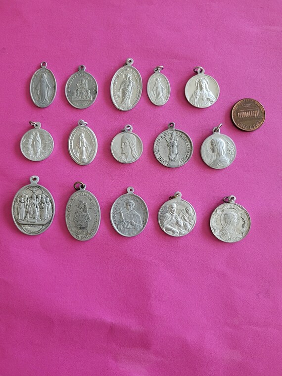 Lot of 15 vintage religious aluminium medal penda… - image 3