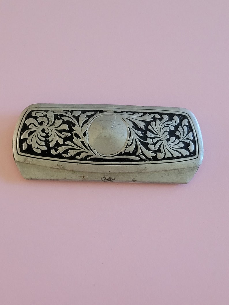 Museum old antique silvered glasses case with hinged lid, spectacles box, metal case, antique Eyewear, beautifully decorated with leaf motifs. image 5