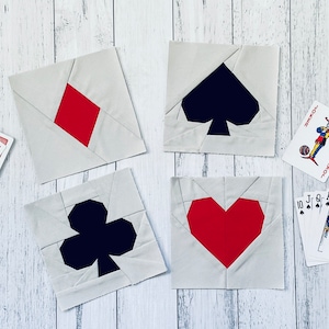 Passt zu mir - Spielkarten-Quilt-Blöcke, vier Papierstück-Quiltblöcke und Tischläufer-Muster!