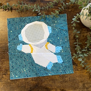 DIY Astronaut Quilt Block Pattern - 12 Inch Foundation Paper Piecing Templates