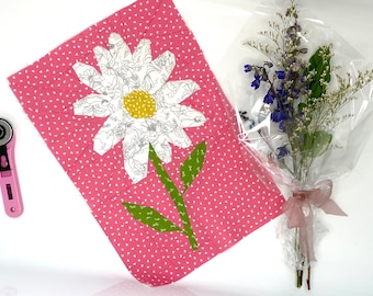 Daisy Mini Quilt Pattern: Paper Pieced Patchwork Pattern