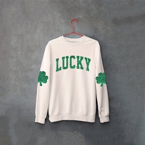 Lucky Charm Sweatshirt, St Patricks Day Glitter Sweatshirt, Klaver Sweatshirt, Oversized Lucky Sweatshirt, Saint Patricks Day Shirt