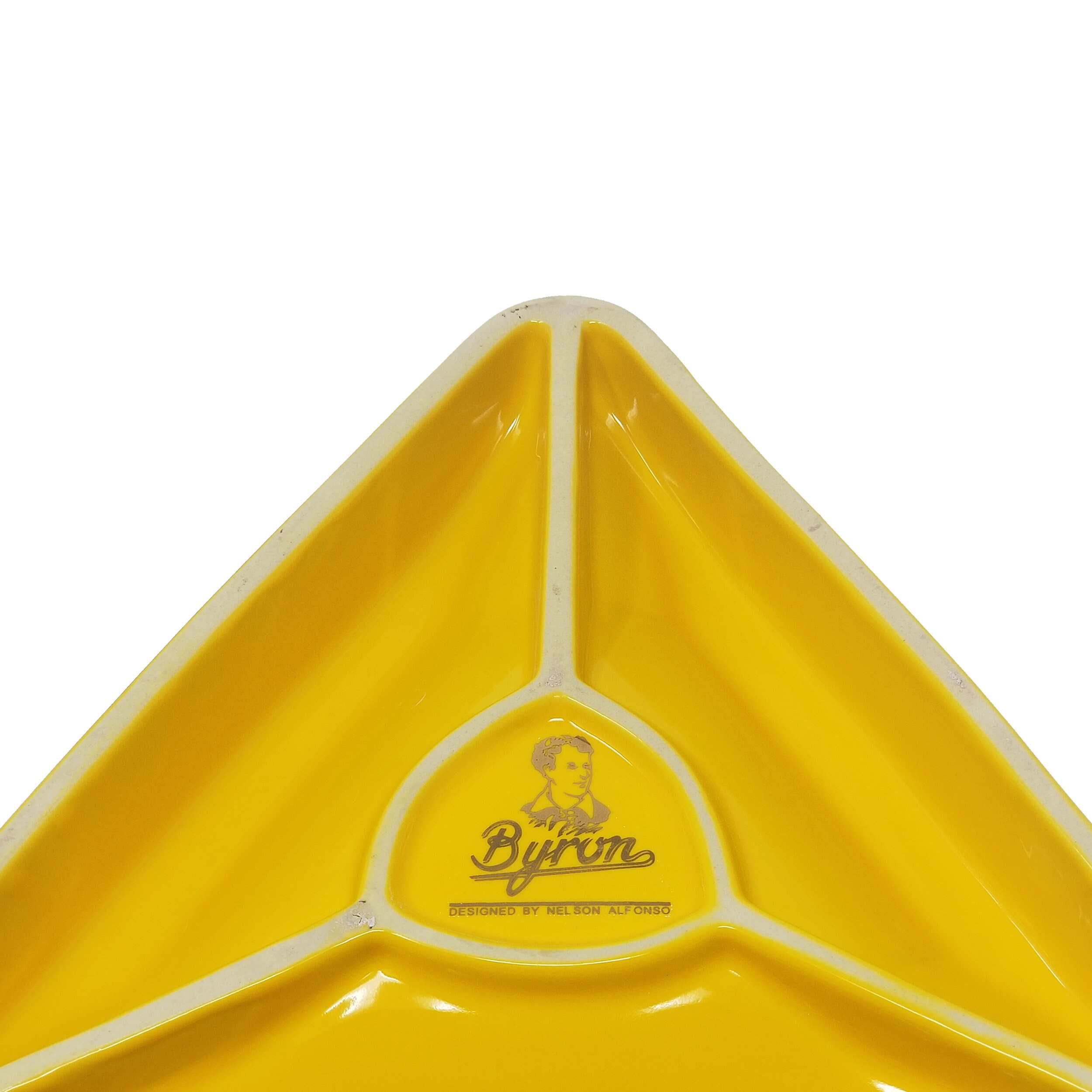 Stunning Balck/yellow Triangle Montecristo Cigar Ashtray - 3 Cigar
