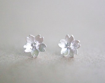 Sterling Silver Flower Stud Earrings – Dainty Minimalist Jewelry for Sensitive Ears