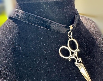 Shears Choker Necklace