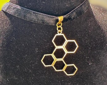 Honeycomb Choker