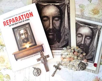 HOLY FACE of JESUS Starter Set with Glass Chaplet, Holy Face Cross, Holy Face Medal, Reparation Booklet of Prayers, 5x7 Print, & Prayer Card
