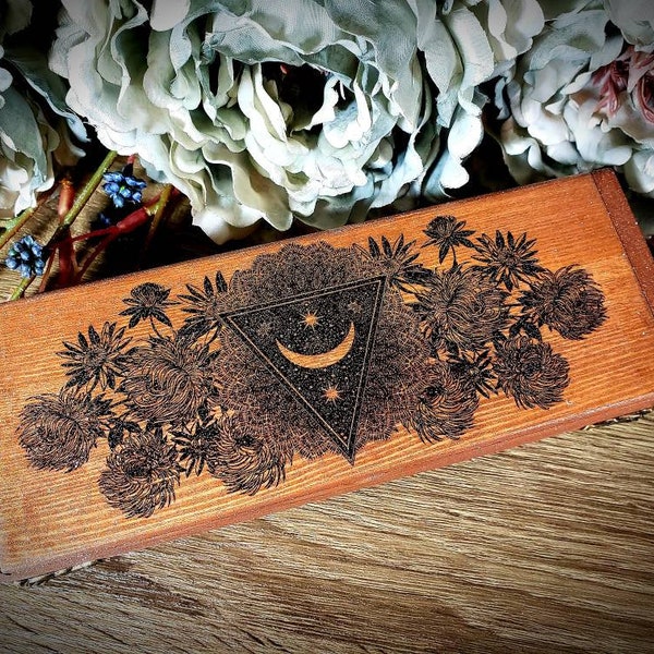 Boîte à souhaits de manifestation avec fleur noire et lune Design Medium Brown - Boîte d’autel - Cadeau de sorcière - Boîte de sorcière
