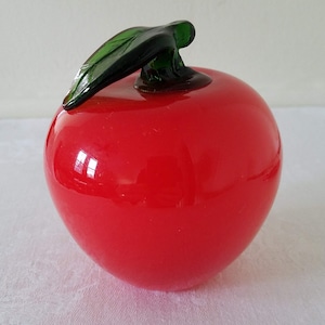 Vintage Handblown Art Glass Apple (or possibly a tomato?), Fruits and Vegetables, Glass Sculpture