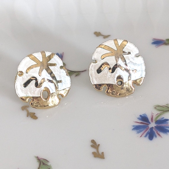 Vintage Gold Dipped Painted Sand Dollar Post Earr… - image 1