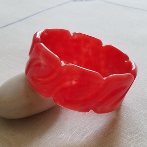 Terrific Vintage Red Plastic Bangle Bracelet with Marbled Swirl Design