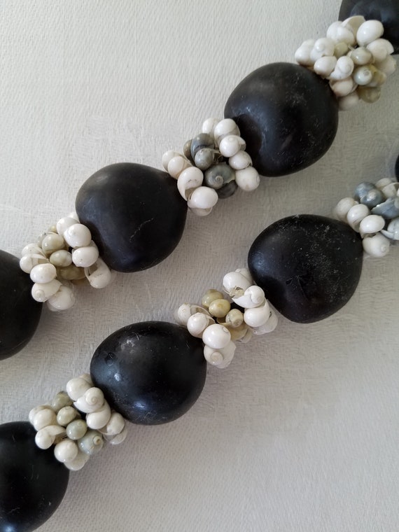 Vintage Kukui Nut and Shells Lei Necklace - image 10