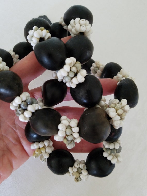 Vintage Kukui Nut and Shells Lei Necklace - image 4