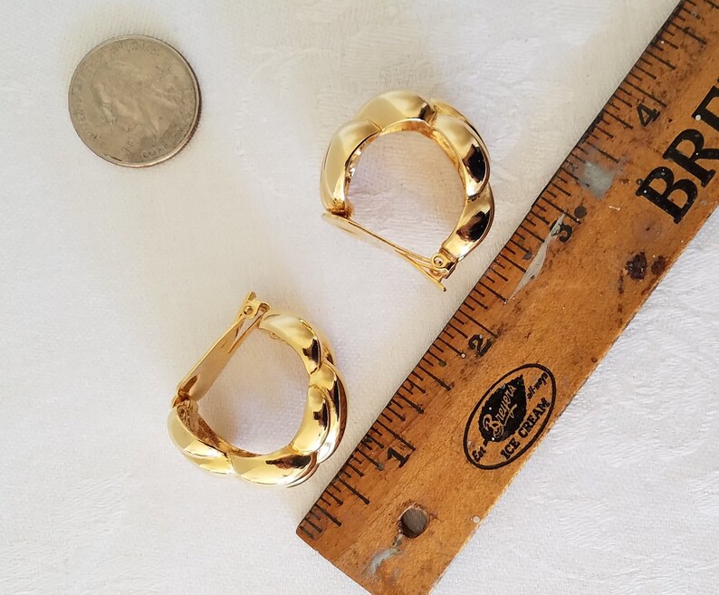 Vintage Les Bernard Chunky Gold-tone Clip-on Earrings image 8
