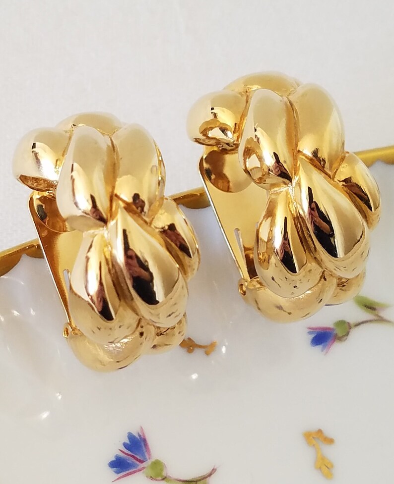 Vintage Les Bernard Chunky Gold-tone Clip-on Earrings image 2