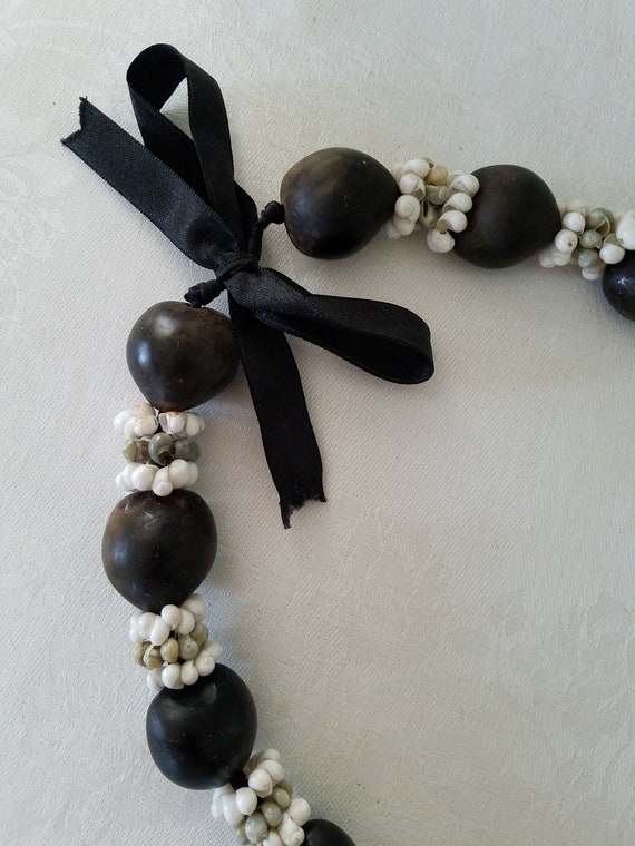 Vintage Kukui Nut and Shells Lei Necklace - image 6