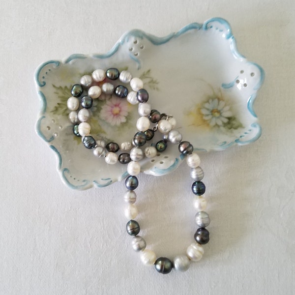 Vintage Honora White Gray and Peacock Ringed Freshwater Cultured Pearls Necklace with Sterling Silver Closure