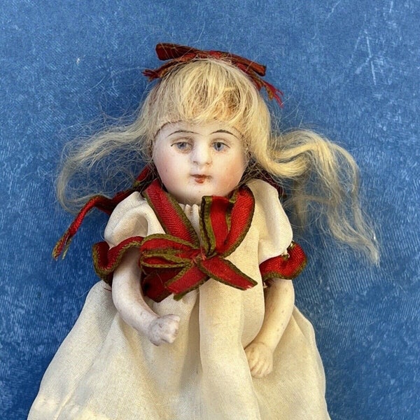 Poupée Ancienne Mignonnette En Biscuit All Bisque Doll • EUR 38,00