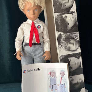 Collectible England Vinyl Sasha 314S Gregor Blonde School Boy Doll Box/Tag
