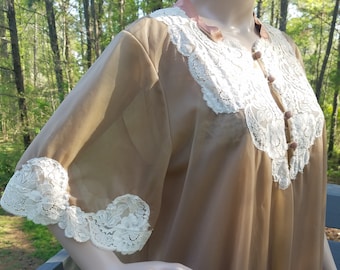 1960s nightgown+peignoir//Hollywood Vassarette Nightgown and Peignoir Set//vintage 60s nightgown +peignoir