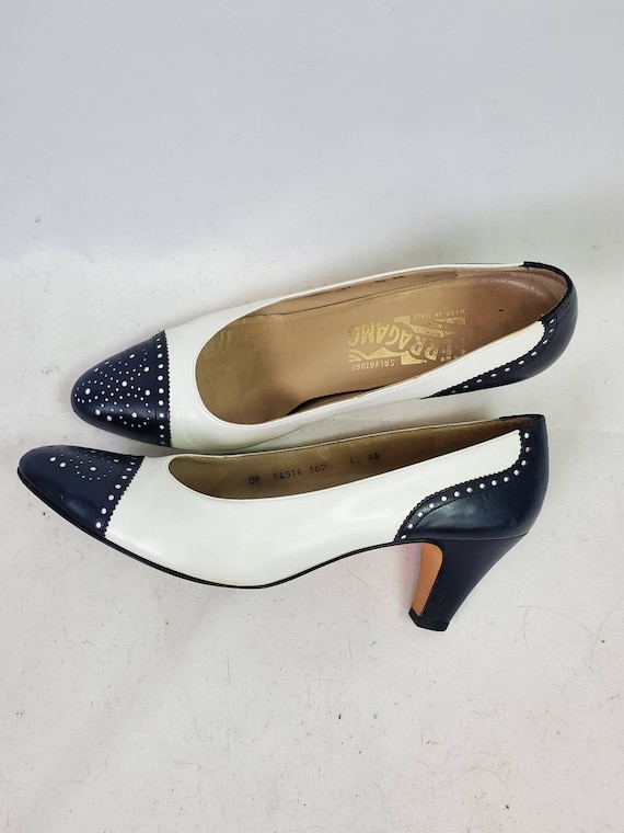 1980s Ferragamo pumps vintage 80s navy and white w