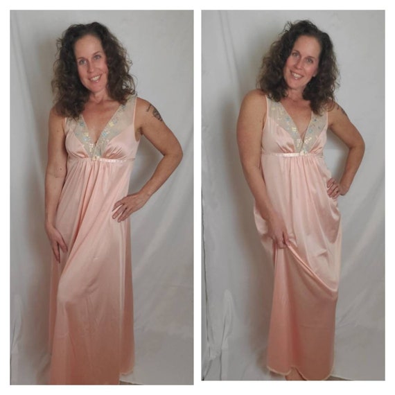 Vintage 70s nightgown peach 1970s Vanity Fair neg… - image 1