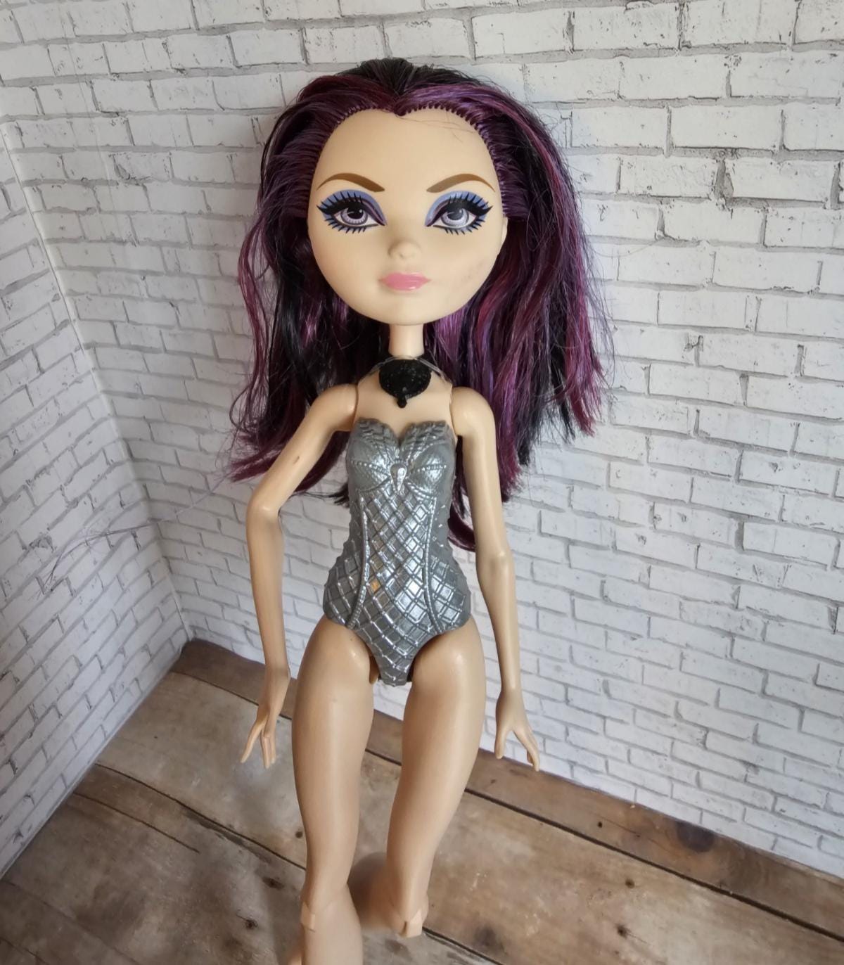 Poupée Ever After High Raven Queen – Édition Spéciale Limitée – Occasion