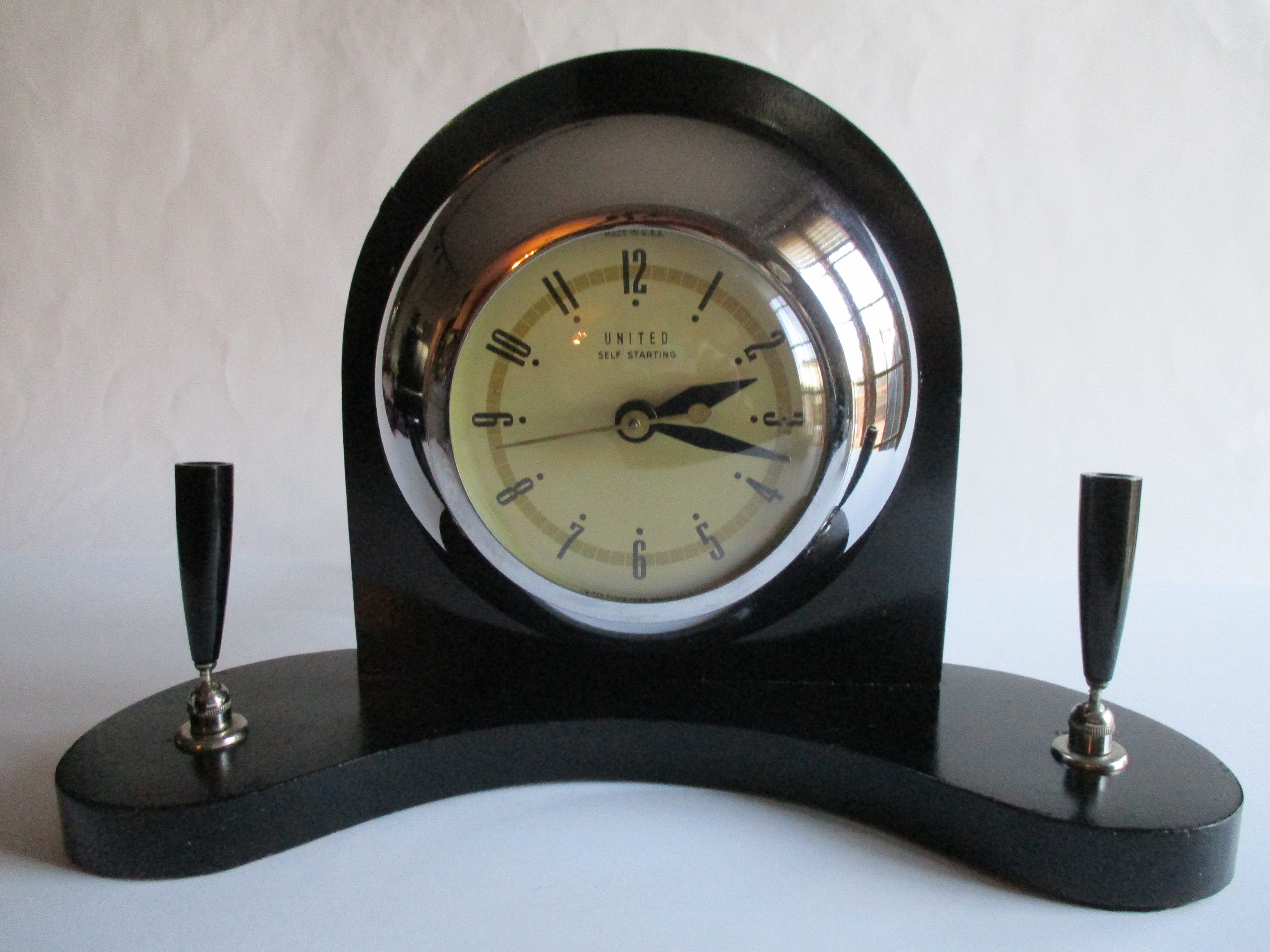 United Antique Retro Vintage Desk Clock and Pens Holder Wood and Chrome