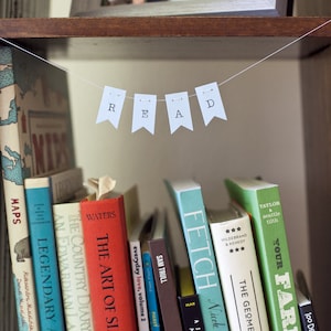 Tiny "Read" Bunting, Librarian Gift, Reading Nook Garland, Classroom Bookshelf Decor