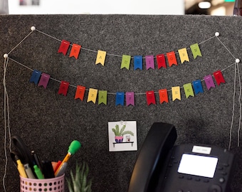 Pequeño banderín de mensaje personalizado de dos niveles, accesorio de cubículo personalizado, decoración de escritorio divertida, minibanner personalizado