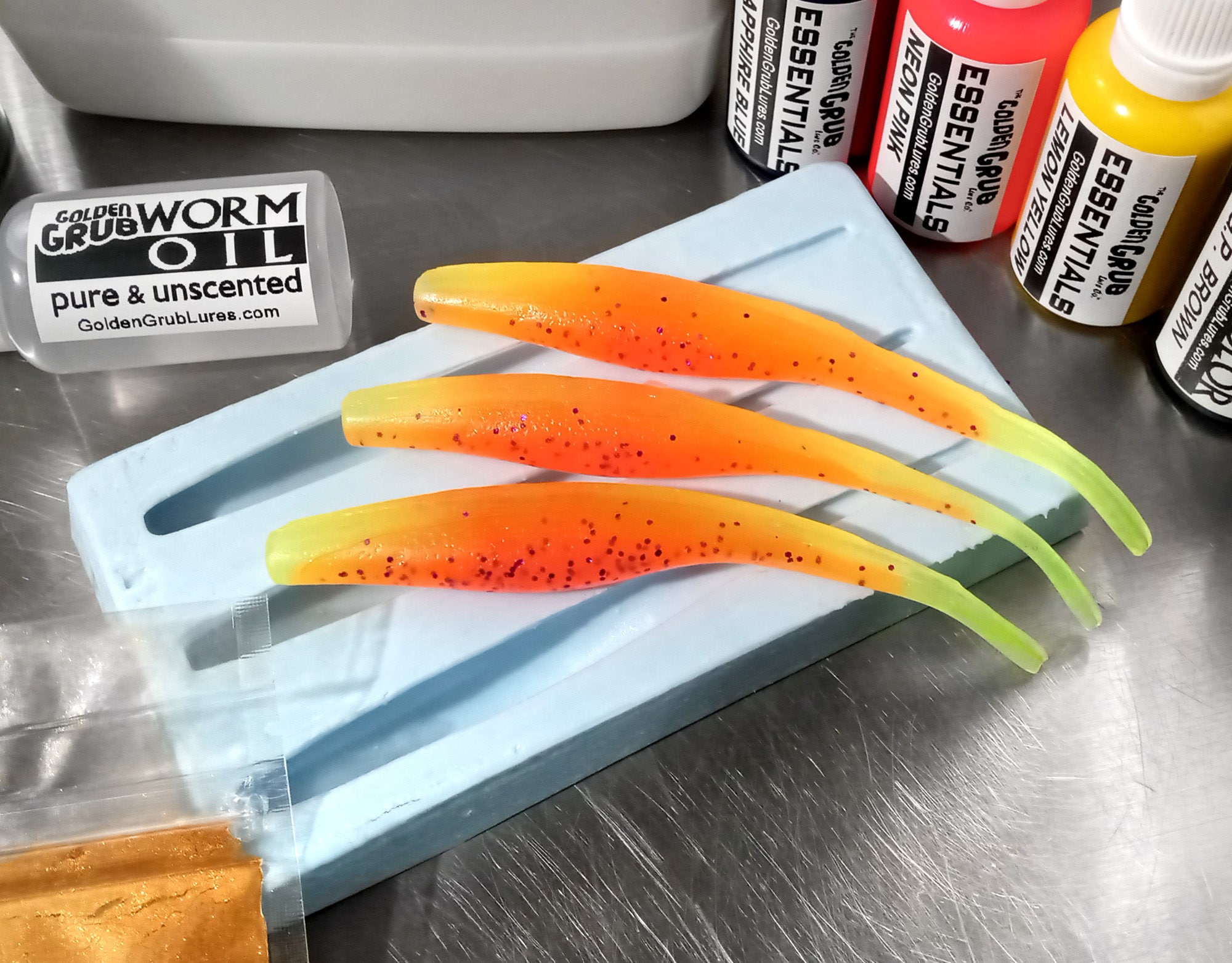 NEW Liquid Plastic SUPER STARTER Set Fluke 3 Cavity Mold Plastisol Fishing  Lure Bait Making Kit, Fun & Easy to Learn 
