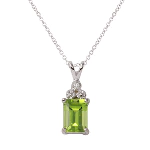Women&#39;s Emerald Cut Peridot and Diamond Pendant with 14k White Gold Chain