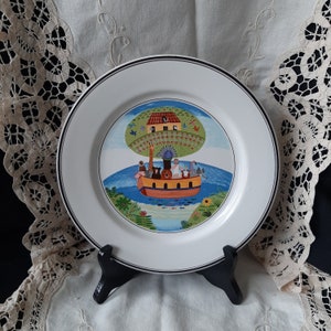 Vintage VILLEROY & BOCH Design NAIF &quot; Noah&#39;s Arc &quot; Hanging Baby Room Decor Plate or Bread and Butter Plate.
