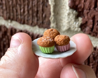 Miniature Pumpkin Spice Muffins, Dollhouse Muffins, 1:12 Scale Miniatures for Doll Breakfast, Doll Bakery,