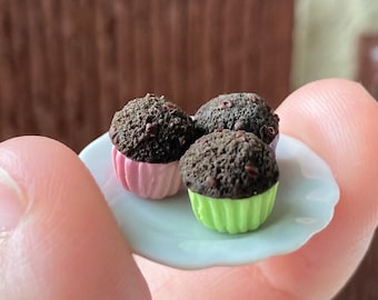 Miniature Double Chocolate Muffins, Dollhouse Muffins, 1:12 Scale Miniatures for Doll Breakfast, Doll Bakery,