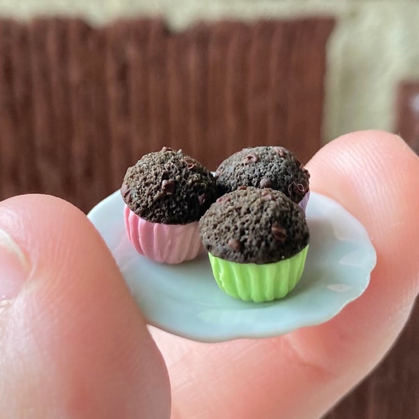 Miniature Double Chocolate Muffins, Dollhouse Muffins, 1:12 Scale Miniatures for Doll Breakfast, Doll Bakery,
