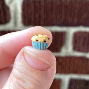 Miniature Chocolate Chip Muffins, Dollhouse Muffins, 1:12 Scale Miniatures for Doll Breakfast, Doll Bakery,
