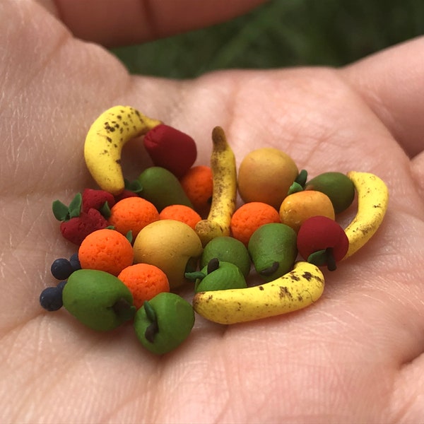 Variété mixte de fruits à l’échelle 1:12; Paquet de fruits de jardin; Fruits d’argile polymère faits à la main pour Dollhouse ou Fairy Garden;