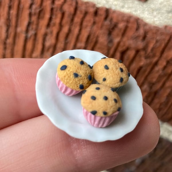 Miniature Blueberry Muffins, Dollhouse Muffins, 1:12 Scale Miniatures for Doll Breakfast, Doll Bakery,