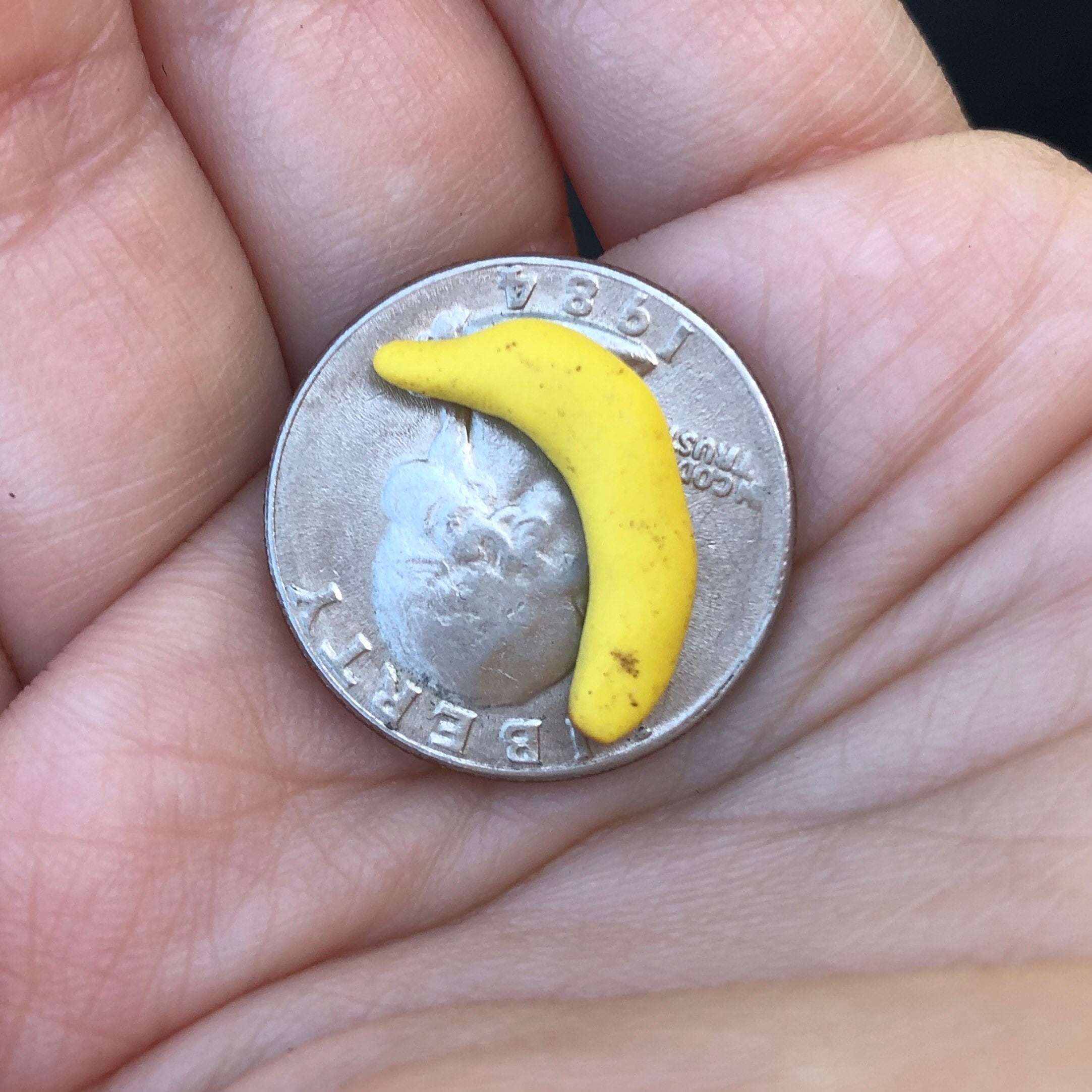 100 pz 3D Mini Resina Simulazione Banana Pendenti e Ciondoli FAI DA TE Per Bambini Modelli di Frutta In Miniatura per L'artigianato Fare Giocattoli Da Cucina Per La Casa Delle Bambole