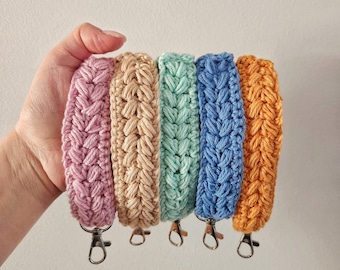 Crochet Puff Wristlets - PDF Digital Download Pattern - Visual Guide, Easy to follow for any beginner