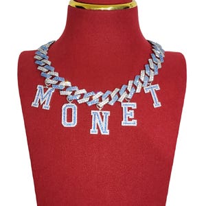 Colar personalizado com letras azuis e corrente cubana, pingentes de letras de gelo, joia personalizada para presente para ela, acessórios femininos