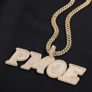 Pingente de nome com pedras grandes e brilhantes em baguete, colar com placa de identificação em gelo, corrente com nome personalizado, pingentes de diamante dourado, joias de hip hop masculinas