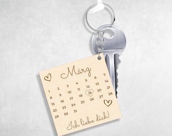 Personalisierter Schlüsselanhänger Kalender mit Wunschname und Wunschdatum aus Holz oder Plexiglas - Liebe Paare Geschenkidee Valentinstag