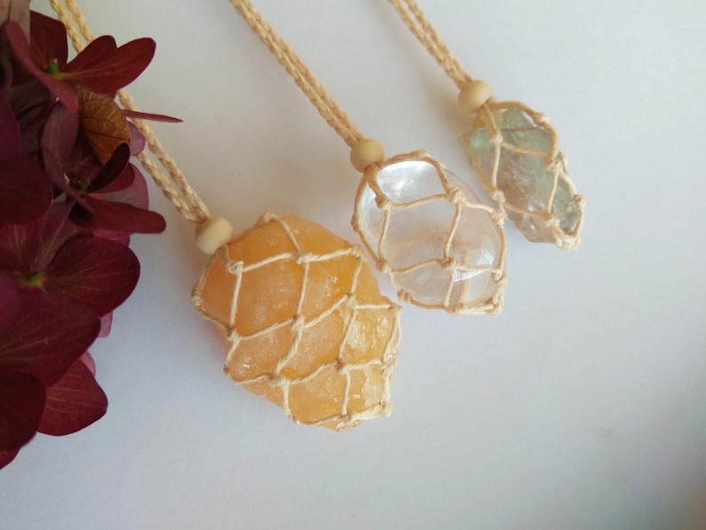 stone pendant holder