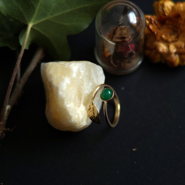 Gingko Doré (micro collection Nymphes des Bois) / Bague réglable en laiton doré et jade