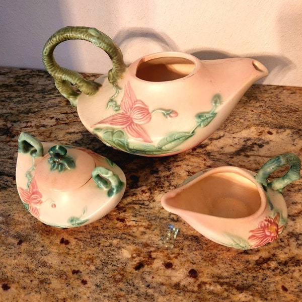 Hull Pottery tea pot set, Woodland pattern, Please Read