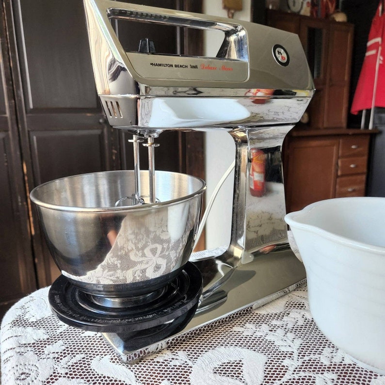 Hamilton Beach Scovill Chrome Deluxe Mixer W Pyrex Bowls Etsy