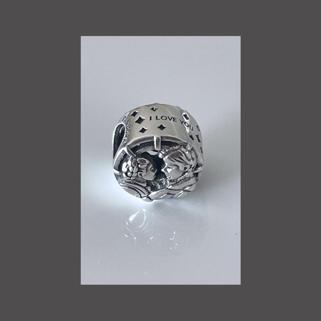 Genuine PANDORA Star Wars Hans Solo & Princess Leia Kiss Charm